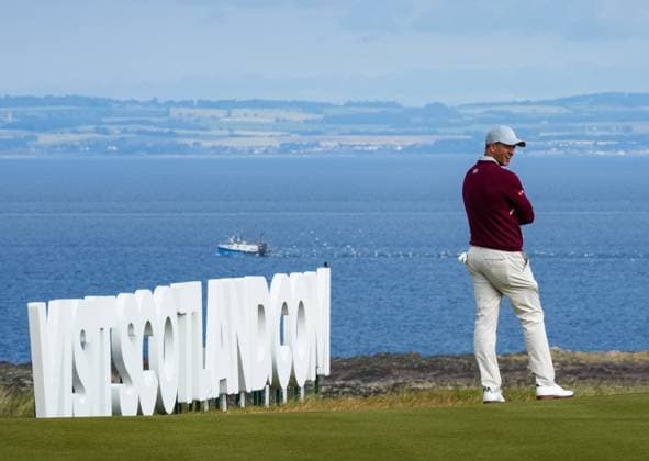 Adam Scott (AUS) on the 12th green while a fishing boat is followed by gulls on the Firth of Forth. Genesis Scottish Open, Day 1, Golf, Renaissance Club, North Berwick, Scotland, UK - 10 Jul 2025North Berwick Scotland United Kingdom EDITORIAL USE ONLY No use with unauthorised audio, video, data, fixture lists, club league logos or live services. Online in-match use limited to 120 images, no video emulation. No use in betting, games or single club league player publications. Copyright: xStuartxWallace Shutterstockx 15393027ay