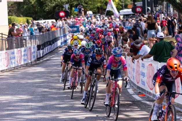 Second Passage in Monselice during Giro d Italia Women - Stage 5 - Mirano Monselice, Giro d Italia race in Monselice, Italy, July 10 2025  Copyright: xTommasoxBerardi IPAxSportx xipa-agency.netx xx IPA_60231651 IPA_Agency_IPA60231651