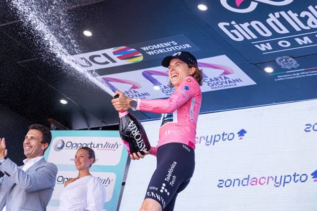 Marlene Reusser keeps the Pink Jersey after 5th stage during Giro d Italia Women - Stage 5 - Mirano Monselice, Giro d Italia race in Monselice, Italy, July 10 2025  Copyright: xTommasoxBerardi IPAxSportx xipa-agency.netx xx IPA_60231863 IPA_Agency_IPA60231863