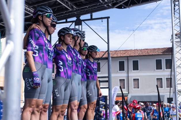 CICLISMO - Giro d Italia - Giro d Italia Women - Stage 5 - Mirano Monselice Liv Alula Team during Giro d Italia Women - Stage 5 - Mirano Monselice, Giro d Italia race in Monselice, Italy, July 10 2025 Monselice Italy  Copyright: xIPAxSport ABACAx