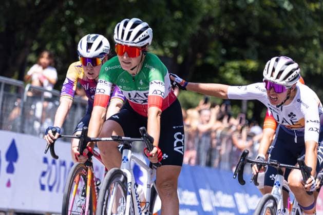 CICLISMO - Giro d Italia - Giro d Italia Women - Stage 5 - Mirano Monselice Elisa Longo Borghini greeted by Silvia Persico during Giro d Italia Women - Stage 5 - Mirano Monselice, Giro d Italia race in Monselice, Italy, July 10 2025 Monselice Italy  Copyright: xIPAxSport ABACAx