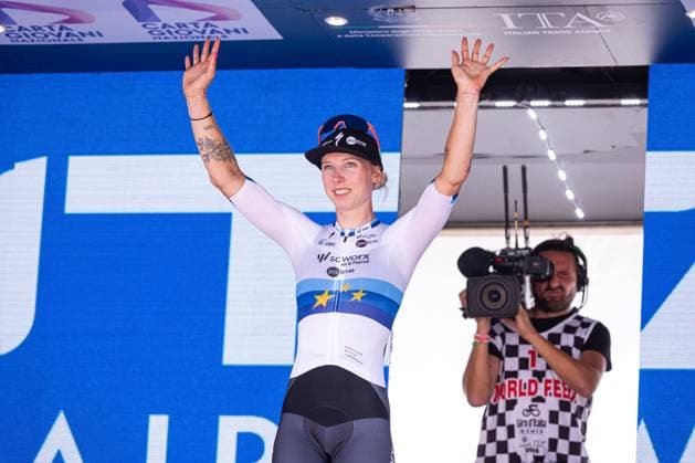 CICLISMO - Giro d Italia - Giro d Italia Women - Stage 5 - Mirano Monselice Lorena Wiebes gets the Red Jersey during Giro d Italia Women - Stage 5 - Mirano Monselice, Giro d Italia race in Monselice, Italy, July 10 2025 Monselice Italy  Copyright: xIPAxSport ABACAx