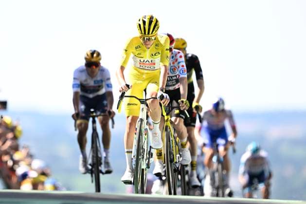 Tour de France 2025 Stage 6 VIRE NORMANDIE, FRANCE - JULY 10 : Pogacar Tadej (SLO) of UAE Team Emirates, Vingegaard Jonas (DEN) of Team Visma Lease a Bike during stage 6 of the 112th edition of Tour de France an UCI World Tour 2.UWT cycling road race stage for Men Elite of 201 km with start in Bayeux and finish in Vire Normandie on July 10, 2025 in Vire Normandie, France, 10 07 2025 ( Motordriver Kenny Verfaillie - Vire Normandie France  Copyright: xVincentxKalutx