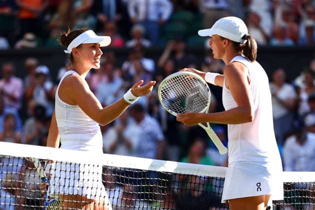 Iga Swiatek celebrates victory in her semi final match against Belinda Bencic Wimbledon Tennis Championships, Day 11, The All England Lawn Tennis and Croquet Club, London, UK - 10 Jul 2025London The All England Lawn Tennis and United Kingdom  Copyright: xJamesxMarsh Shutterstockx 15390590fh