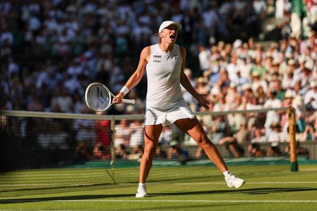 Iga Swiatek wins her Semi-Final against Belinda Bencic Wimbledon Tennis Championships, Day 11, The All England Lawn Tennis and Croquet Club, London, UK - 10 Jul 2025London The All England Lawn Tennis and United Kingdom  Copyright: xEllaxLing Shutterstockx 15390594j