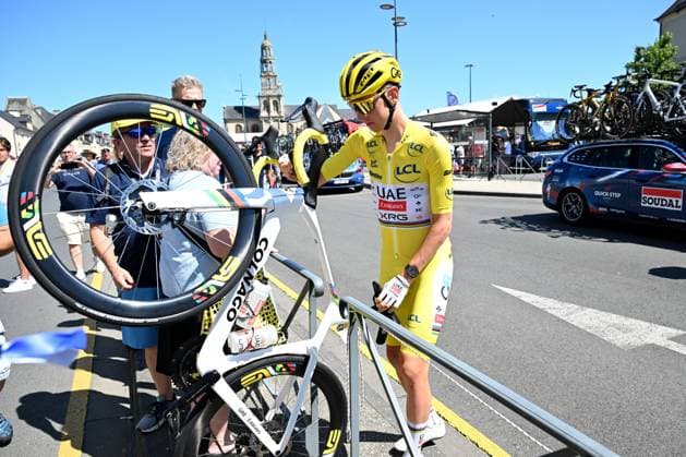 TOUR DE FRANCE 2025 PHOTOPQR OUEST FRANCE Thomas Brégardis Ouest-France ; Vire ; 10 07 2025 ; 10 Juillet 2025 Tour de France 2025. Etape 6, étape Bayeux Vire. Tadej Pogacar (UAE Team Emirates) Photo: Thomas Bregardis Ouest-France- French cycling race Tour de France 2024 takes place in july 2025 Vire Calvados France  Copyright: xPHOTOPQR OUESTxFRANCE MAXPPPxThomasxBrégardisx xOuest-Francex 20250710OFR2628 20250710OFR2628