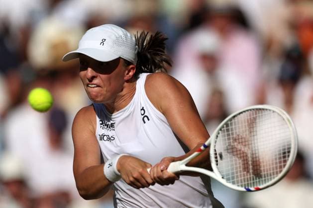Iga Swiatek during her Semi-Final match Wimbledon Tennis Championships, Day 11, The All England Lawn Tennis and Croquet Club, London, UK - 10 Jul 2025London The All England Lawn Tennis and United Kingdom  Copyright: xEllaxLing Shutterstockx 15390594aa
