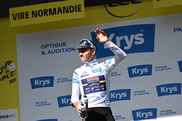 TOUR DE FRANCE 2025 PHOTOPQR OUEST FRANCE Thomas Brégardis Ouest-France ; Vire ; 10 07 2025 ; 10 Juillet 2025 Tour de France 2025. Etape 6, étape Bayeux Vire Remco Evenepoel (Soudal - Quick Step) meilleur jeune Photo: Thomas Bregardis Ouest-France- French cycling race Tour de France 2024 takes place in july 2025 Vire Calvados France  Copyright: xPHOTOPQR OUESTxFRANCE MAXPPPxThomasxBrégardisx xOuest-Francex 20250710OFR2861 20250710OFR2861