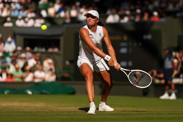 Iga Swiatek during her Semi-Final match Wimbledon Tennis Championships, Day 11, The All England Lawn Tennis and Croquet Club, London, UK - 10 Jul 2025London The All England Lawn Tennis and United Kingdom  Copyright: xEllaxLing Shutterstockx 15390594ac