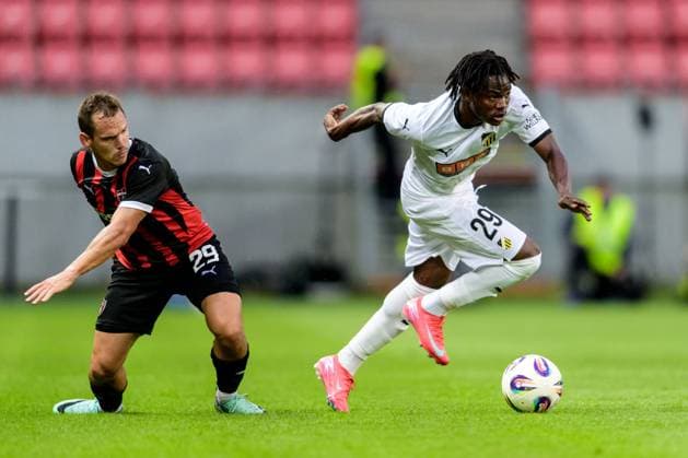 250710 Martin Mikovic of Spartak Trnava and Severin Nioule of Häcken during the UEFA Europa League qualifier football match between Spartak Trnava and Häcken on July 10, 2025 in Trnava Photo Mathilda Schuler BILDBYRAN kod MA MA0843 fotboll football soccer fotball uefa europa league europa league spartak trnava häcken bbeng  Copyright: MATHILDAxSCHULER BB250710MA067