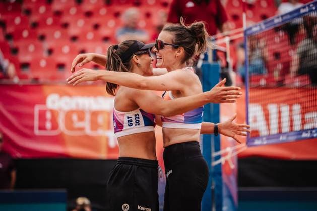Beach volleyball women Allianz German Beach Tour 2025 Tourstop Munich 10 07 2025 f l Leonie Klinke and Christine Aulenbrock cheer after the victory Munich Central University Sports Munich Bavaria Germany