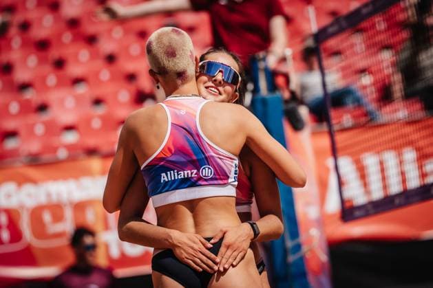 Beach volleyball women Allianz German Beach Tour 2025 Tourstop Munich 10 07 2025 f l Mareet Maidhof and Sophia Neuss Munich Central University Sports Munich Bavaria Germany