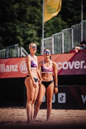 Beach volleyball women Allianz German Beach Tour 2025 Tourstop Munich 10 07 2025 f l Mareet Maidhof and Sophia Neuss Munich Central University Sports Munich Bavaria Germany