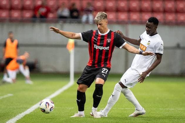 SPARTAK TRNAVA - HACKEN Michal Tomic of Trnava and John Paul Dembe of Hacken during the 1st leg of first qualifying round of the UEFA Europa League football match between FC Spartak Trnava and BK Hacken. Trnava, Slovakia, July 10, 2025. Copyright: xx 080A0687
