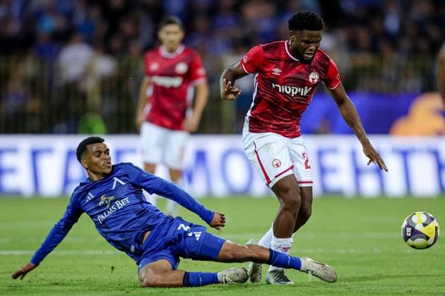 Football - UEFA Europa League - First qualifying round - Leg 1 - PFC Levski - FC Hapoel Beer Sheva - 10.07.2025 Lucas Ventura of Hapoel Beer Sheva is challenged by Maicon dos Santos of PFC Levski during UEFA Europa League s first qualifying rounds 1st leg between PFC Levski and FC Hapoel Beer Sheva Bulgaria Copyright: xYulianxTodorovx