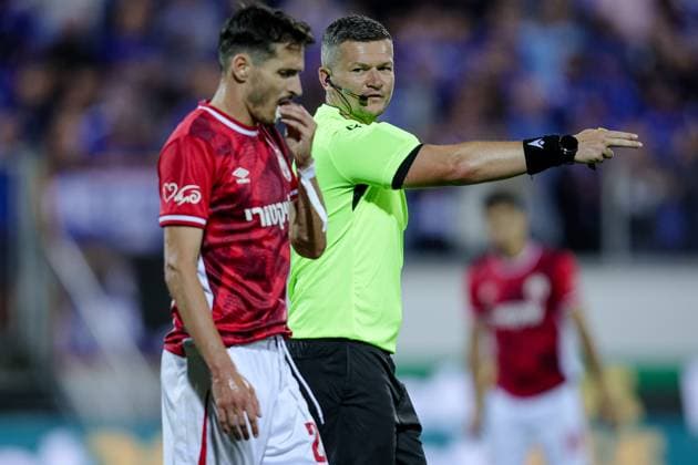 Football - UEFA Europa League - First qualifying round - Leg 1 - PFC Levski - FC Hapoel Beer Sheva - 10.07.2025 Referee Ladislav Szikszay calls a foul by HÃ lder Lopes of Hapoel Beer Sheva during UEFA Europa League s first qualifying rounds 1st leg between PFC Levski and FC Hapoel Beer Sheva Bulgaria Copyright: xYulianxTodorovx