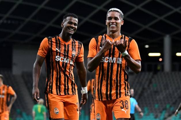Ljubljana, Slovenia, July 10th 2025: Pedrinho of Shakhtar (R) celebrate score during the UEFA Europa League, First qualifying round, 1st leg, match between Shakhtar Donetsk (Ukraine) and Ilves Tampere (Finland) at Stadium Stozice, Ljubljana, Slovenia. (Natasa Kupljenik SPP) Copyright: xNatasaxKupljenikx xSPPx SPP_1006227