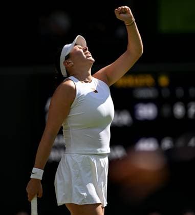 (250711) -- LONDON, July 11, 2025 -- Amanda Anisimova celebrates scoring during the women s singles semifinal match between Aryna Sabalenka of Belarus and Amanda Anisimova of the United States at the Wimbledon Tennis Championships in London, Britain, July 10, 2025. ) (SP)BRITAIN-LONDON-TENNIS-WIMBLEDON-WOMEN S SINGLES LixYing 