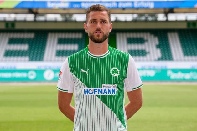 10 07 2025 SpVgg Greuther Fürth Kleeblatt Spielvereinigung 2 BL Soccer Bundesliga Season 2025 2026 Photo appointment Portrait appointment Presentation Press appointment Single photo Single photo Portrait Portrait Headshot Dennis Srbeny 7, SpVgg Greuther Fürth