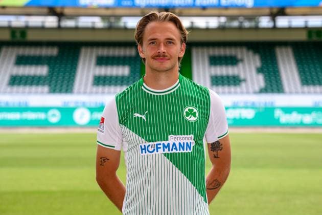 10 07 2025 SpVgg Greuther Fürth Kleeblatt Spielvereinigung 2 BL Soccer Bundesliga Season 2025 2026 Photo appointment Portrait appointment Presentation Press appointment Single photo Single photo Portrait Portrait Headshot Mathias Flaga Olesen 8, SpVgg Greuther Fürth