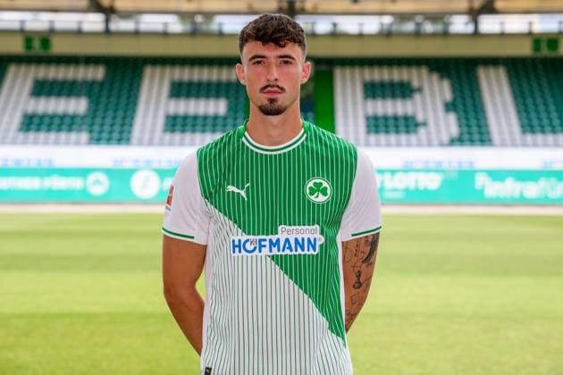 10 07 2025 SpVgg Greuther Fürth Kleeblatt Spielvereinigung 2 BL Soccer Bundesliga Season 2025 2026 Photo appointment Portrait appointment Presentation Press appointment Single photo Single photo Portrait Portrait Headshot Noah König 17, SpVgg Greuther Fürth