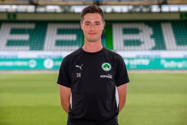 10 07 2025 SpVgg Greuther Fürth Kleeblatt Spielvereinigung 2 BL Soccer Bundesliga Season 2025 2026 Photo appointment Portrait appointment Presentation Press appointment Single photo Single photo Portrait Portrait Headshot Simon Hofmann Video analysis SpVgg Greuther Fürth