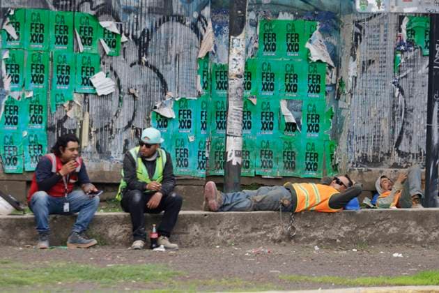 Remodelling Of The Azteca Stadium In Mexico World Cup 2026 Construction workers are outside the Azteca Stadium in Mexico City, Mexico, on July 10, 2025, as it undergoes interior renovations for the 2026 World Cup to provide a better experience for the fans who will attend. Mexico City Mexico City Mexico  Copyright: xGerardoxVieyrax originalFilename:vieyra-notitle250710_npGTy.jpg