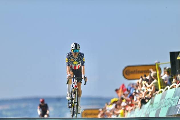 112th Tour de France 2025 - Stage 6 VIRE NORMANDIE, FRANCE - JULY 10 Quinn Simmons of The United States and Team Lidl - Trek crosses the finish line as second place winner during the 112th Tour de France, Stage 6 a 201.5km stage from Bayeux to Vire Normandie UCIWT on July 10, 2025 in Vire Normandie, France Photo by Franck Castel ABACAPRESS.COM Vire France  Copyright: xCastelxFranck ABACAx