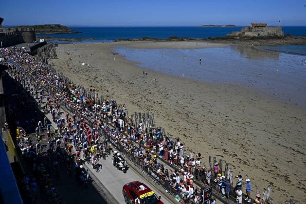 The pack of riders pictured at the start of stage seven of the 2025 Tour de France cycling, from Saint-Malo to Mur-de-Bretagne (194 km), on Friday 11 July 2025 in France. The 112th edition of the Tour de France starts on Saturday 5 July in Lille, France, and will finish in Paris, France on the 27th of July. JASPERxJACOBS  x128890495x