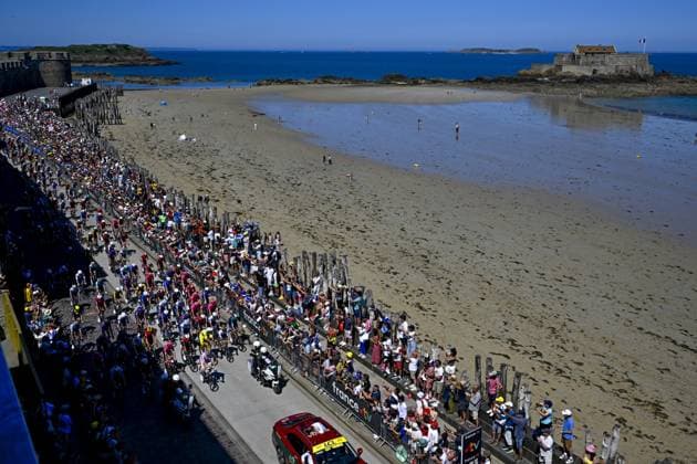 The pack of riders pictured at the start of stage seven of the 2025 Tour de France cycling, from Saint-Malo to Mur-de-Bretagne (194 km), on Friday 11 July 2025 in France. The 112th edition of the Tour de France starts on Saturday 5 July in Lille, France, and will finish in Paris, France on the 27th of July. JASPERxJACOBS  x128890568x