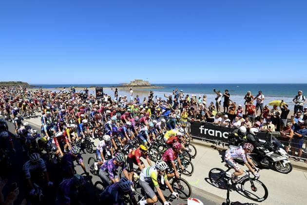 The pack of riders pictured at the start of stage seven of the 2025 Tour de France cycling, from Saint-Malo to Mur-de-Bretagne (194 km), on Friday 11 July 2025 in France. The 112th edition of the Tour de France starts on Saturday 5 July in Lille, France, and will finish in Paris, France on the 27th of July. DAVIDxPINTENS  x128890639x