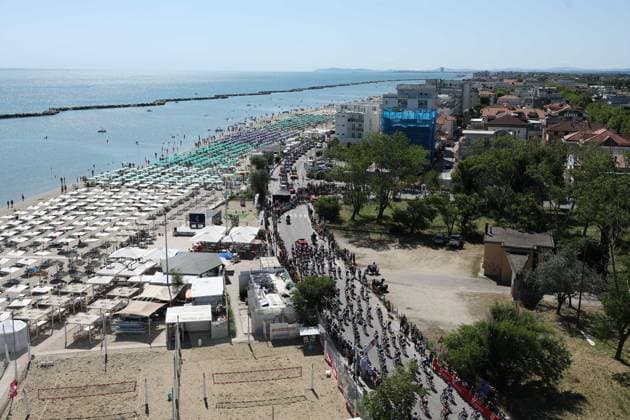 during the 6th stage of the Giro d’Italia Women, from Bellaria-Igea Marina to Terre Roveresche, Italy Friday, July 11, 2025. - cycling .  Copyright: xAlessandroxGarofalo LaPressex