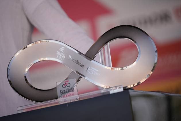 the trophy during the 6th stage of the Giro d™Italia Women, from Bellaria-Igea Marina to Terre Roveresche, Italy Friday, July 11, 2025. - cycling .  Copyright: xMarcoxAlpozzi LaPressex