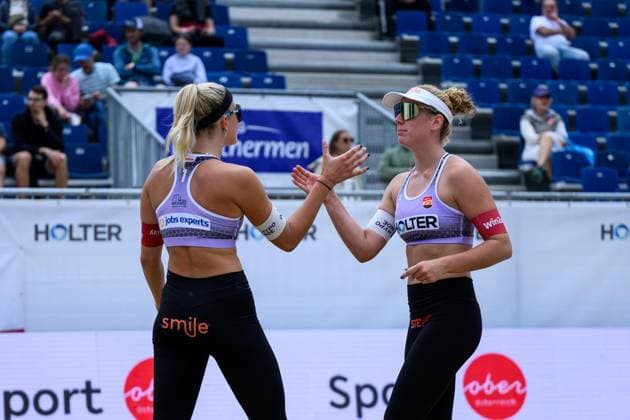 Beach volleyball, Beachvolleyball - Pro Beach Battle Masters SEEWALCHEN,AUSTRIA,11.JUL.25 - BEACH VOLLEYBALL - Beach Volleyball Tour PRO, Pro Beach Battle Masters Litzlberg. Image shows Lia Berger and Lilli Hohenauer (AUT).  GEPAxpictures xDanielaxMoser
