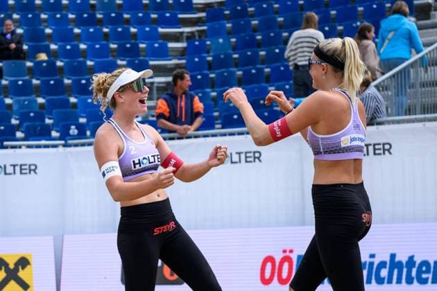 Beach volleyball, Beachvolleyball - Pro Beach Battle Masters SEEWALCHEN,AUSTRIA,11.JUL.25 - BEACH VOLLEYBALL - Beach Volleyball Tour PRO, Pro Beach Battle Masters Litzlberg. Image shows the rejoicing of Lilli Hohenauer and Lia Berger (AUT).  GEPAxpictures xDanielaxMoser