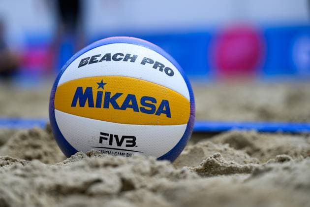 Beach volleyball, Beachvolleyball - Pro Beach Battle Masters SEEWALCHEN,AUSTRIA,11.JUL.25 - BEACH VOLLEYBALL - Beach Volleyball Tour PRO, Pro Beach Battle Masters Litzlberg. Image shows a feature of a volley ball.  GEPAxpictures xDanielaxMoser