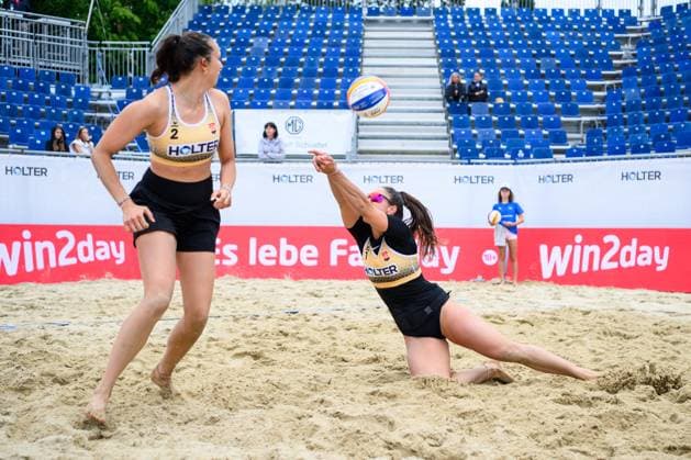 Beach volleyball, Beachvolleyball - Pro Beach Battle Masters SEEWALCHEN,AUSTRIA,11.JUL.25 - BEACH VOLLEYBALL - Beach Volleyball Tour PRO, Pro Beach Battle Masters Litzlberg. Image shows Birgit Schoettl (AUT).  GEPAxpictures xDanielaxMoser