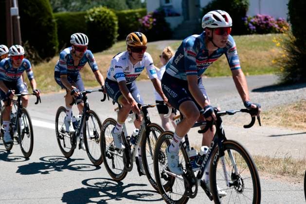 Tour de France 2025 Stage 7 MUR-DE-BRETAGNE GUERLEDAN, FRANCE - JULY 11 : Evenepoel Remco (BEL) of Soudal Quick-Step during stage 7 of the 112th edition of Tour de France an UCI World Tour 2.UWT cycling road race stage for Men Elite of 194 km with start in Saint-Malo and finish in Mur-de-Bretagne Guerledan on July 11, 2025 in Mur-de-Bretagne Guerledan, France, 11 07 2025 ( Motordriver Kenny Verfaillie - Mur-de-Bretagne Guerledan France  Copyright: xLucaxBettinix
