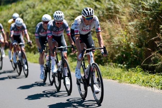 Tour de France 2025 Stage 7 MUR-DE-BRETAGNE GUERLEDAN, FRANCE - JULY 11 : Politt Nils (GER) of UAE Team Emirates during stage 7 of the 112th edition of Tour de France an UCI World Tour 2.UWT cycling road race stage for Men Elite of 194 km with start in Saint-Malo and finish in Mur-de-Bretagne Guerledan on July 11, 2025 in Mur-de-Bretagne Guerledan, France, 11 07 2025 ( Motordriver Kenny Verfaillie - Mur-de-Bretagne Guerledan France  Copyright: xLucaxBettinix