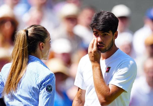 Carlos Alcaraz has problems with his eye during his semi final match Wimbledon Tennis Championships, Day 12, The All England Lawn Tennis and Croquet Club, London, UK - 11 Jul 2025London The All England Lawn Tennis and United Kingdom  Copyright: xJavierxGarcia Shutterstockx 15392287t