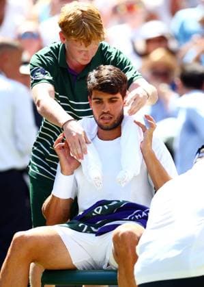 Carlos Alcaraz has problems with his eye during his semi final match Wimbledon Tennis Championships, Day 12, The All England Lawn Tennis and Croquet Club, London, UK - 11 Jul 2025London The All England Lawn Tennis and United Kingdom  Copyright: xJamesxMarsh Shutterstockx 15392288aj