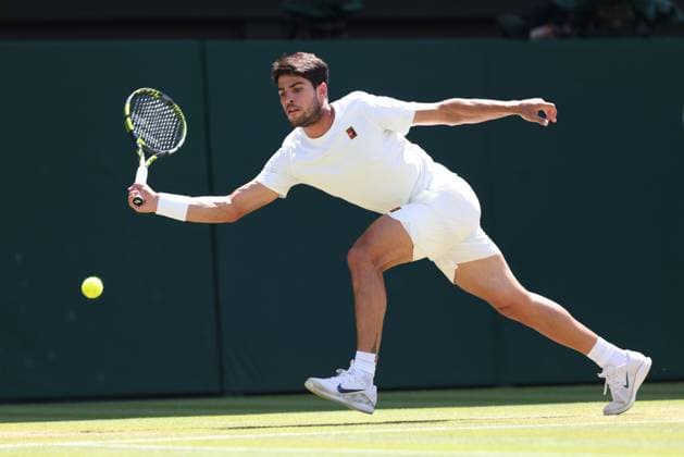 Carlos Alcaraz ESP , Mens Singles, Gentlemen s Singles Tennis Wimbledon 2025 Grand Slam ITF ATP WTA AELTC London Great Britain 11 July 2025 Copyright: xJuergenxHasenkopfx