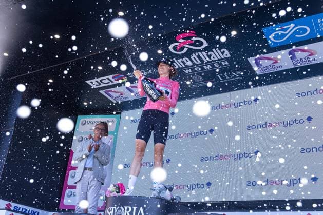 Marlene Reusser keeps the Pink Jersey during Giro d Italia Women - Stage 6 - Bellaria Igea Marina Terre Roveresche, Giro d Italia race in Terre Roveresche, Italy, July 11 2025  Copyright: xTommasoxBerardi IPAxSportx xipa-agency.netx xx IPA_60268132 IPA_Agency_IPA60268132