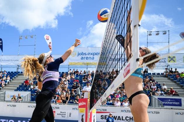 Beach volleyball, Beachvolleyball - Pro Beach Battle Masters SEEWALCHEN,AUSTRIA,11.JUL.25 - BEACH VOLLEYBALL - Beach Volleyball Tour PRO, Pro Beach Battle Masters Litzlberg. Image shows Andrea Lorenzova (CZE) and Sara Neiss (AUT).  GEPAxpictures xDanielaxMoser