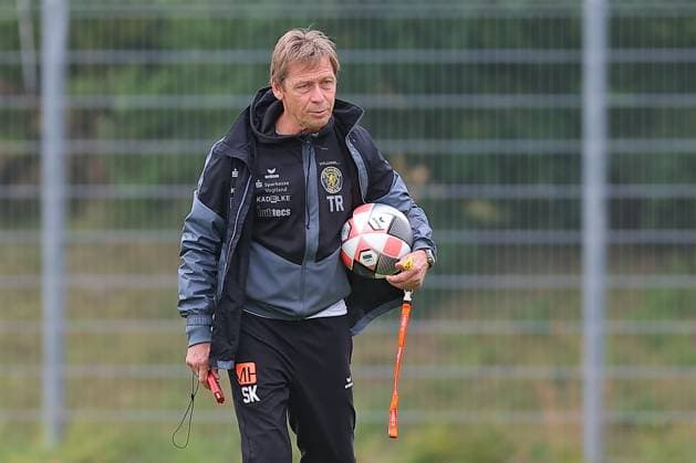 Zwickau, 09.07.2025, Trainingsplatz an der GGZ Arena, Fußball, Männer, Saison 2025 2026, Testspiel , FSV Zwickau - VfB Auerbach 1:0 (1:0) , Im Bild: Trainer Sven Köhler Koehler (Auerbach) , *** Zwickau, 09 07 2025, Training ground at the GGZ Arena, Football, Men, Season 2025 2026, Test match , FSV Zwickau VfB Auerbach 1 0 1 0 , In the picture coach Sven Köhler Koehler Auerbach ,