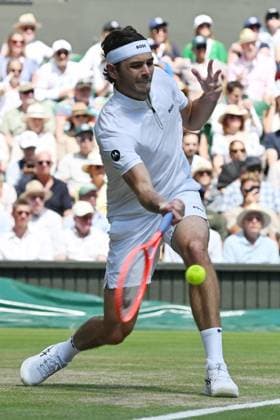 Wimbledon Tennis Championships - Day 12 LONDON, UNITED KINGDOM - JULY 11: Taylor Fritz of the United States plays in the Men’s singles semi-finals match against Carlos Alcaraz of Spain (not seen) during day twelve of The Championships Wimbledon 2025 at All England Lawn Tennis and Croquet Club on July 11, 2025 in London, United Kingdom. Ray Tang Anadolu London United Kingdom. Editorial use only. Please get in touch for any other usage.  Copyright: x2025xAnadoluxRayxTangx
