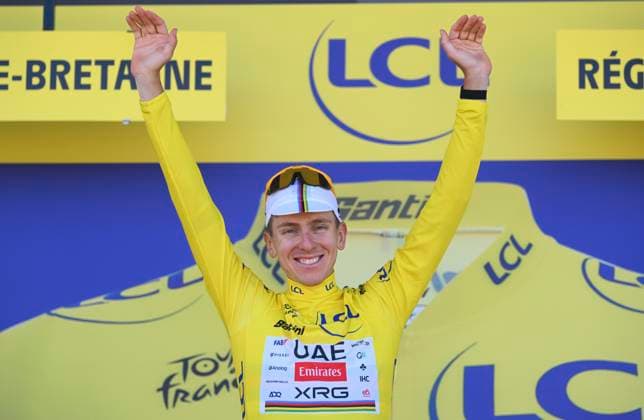Tour de France 2025 Stage 7 MUR-DE-BRETAGNE GUERLEDAN, FRANCE - JULY 11 : Pogacar Tadej (SLO) of UAE Team Emirates pictured with the yellow jersey during the podium ceremony of stage 7 of the 112th edition of Tour de France an UCI World Tour 2.UWT cycling road race stage for Men Elite of 194 km with start in Saint-Malo and finish in Mur-de-Bretagne Guerledan on July 11, 2025 in Mur-de-Bretagne Guerledan, France, 11 07 2025 ( Motordriver Kenny Verfaillie - Mur-de-Bretagne Guerledan France  Copyright: xVincentxKalutx