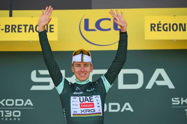Tour de France 2025 Stage 7 MUR-DE-BRETAGNE GUERLEDAN, FRANCE - JULY 11 : Pogacar Tadej (SLO) of UAE Team Emirates pictured with the green jersey during the podium ceremony of stage 7 of the 112th edition of Tour de France an UCI World Tour 2.UWT cycling road race stage for Men Elite of 194 km with start in Saint-Malo and finish in Mur-de-Bretagne Guerledan on July 11, 2025 in Mur-de-Bretagne Guerledan, France, 11 07 2025 ( Motordriver Kenny Verfaillie - Mur-de-Bretagne Guerledan France  Copyright: xVincentxKalutx
