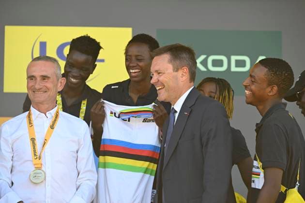 Tour de France 2025 Stage 7 MUR-DE-BRETAGNE GUERLEDAN, FRANCE - JULY 11 : Lappartient David presents the world road championships in Rwanda during stage 7 of the 112th edition of Tour de France an UCI World Tour 2.UWT cycling road race stage for Men Elite of 194 km with start in Saint-Malo and finish in Mur-de-Bretagne Guerledan on July 11, 2025 in Mur-de-Bretagne Guerledan, France, 11 07 2025 ( Motordriver Kenny Verfaillie - Mur-de-Bretagne Guerledan France  Copyright: xJanxDexMeuleneirx