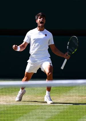 Carlos Alcaraz celebrates victory in his semi final match Wimbledon Tennis Championships, Day 12, The All England Lawn Tennis and Croquet Club, London, UK - 11 Jul 2025London The All England Lawn Tennis and United Kingdom  Copyright: xJamesxMarsh Shutterstockx 15392288de